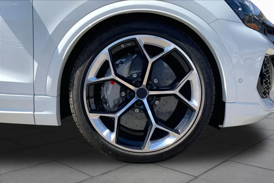 2026 Audi RS Q8 Performance - Image 8 of 16