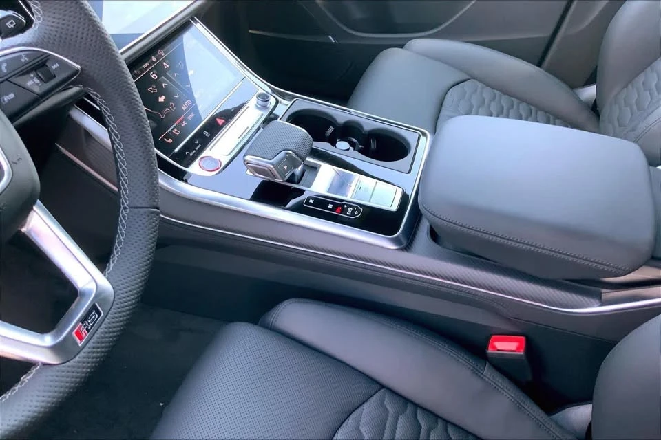 2026 Audi RS Q8 Performance - Image 7 of 16