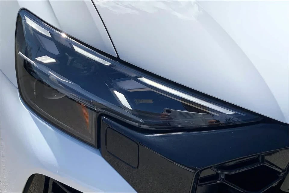 2026 Audi RS Q8 Performance - Image 9 of 16