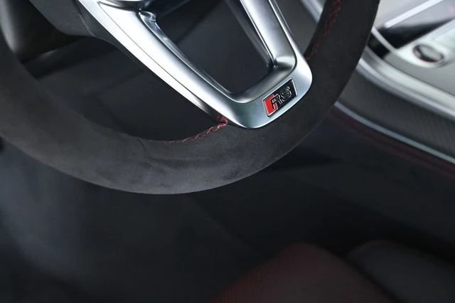 2026 Audi RS Q8 Performance - Image 18 of 20