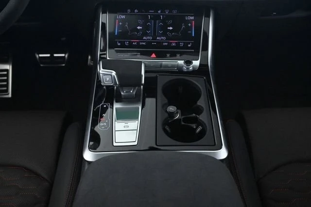 2026 Audi RS Q8 Performance - Image 13 of 20