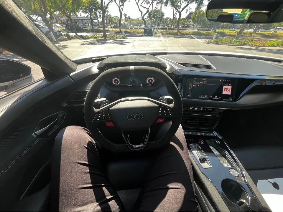 2026 Audi RS e-tron GT - Image 9 of 13