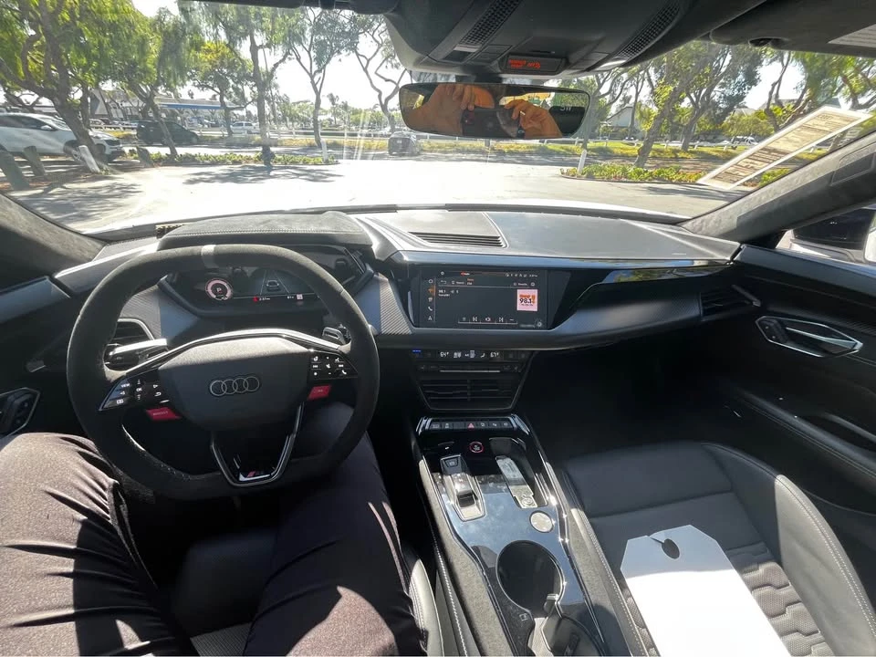 2026 Audi RS e-tron GT - Image 10 of 13