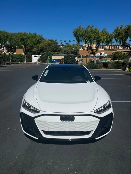 2026 Audi RS e-tron GT - Image 2 of 13