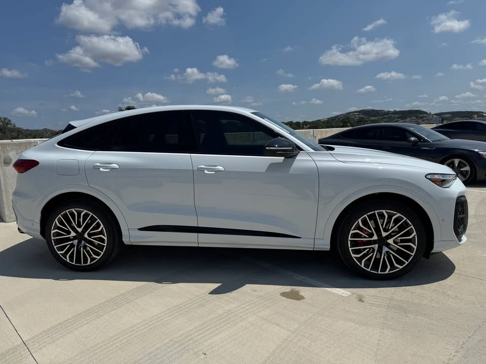 2026 Audi FY SQ5 - Image 3 of 16
