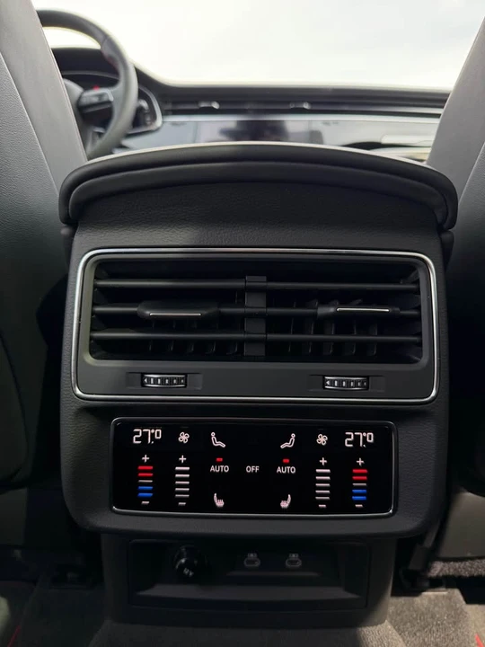 2026 Audi SQ7 - Image 9 of 20