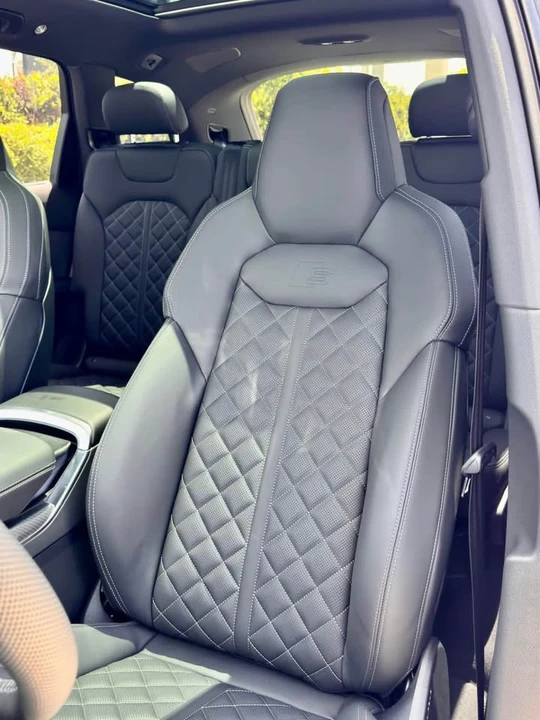 2026 Audi SQ7 - Image 13 of 20
