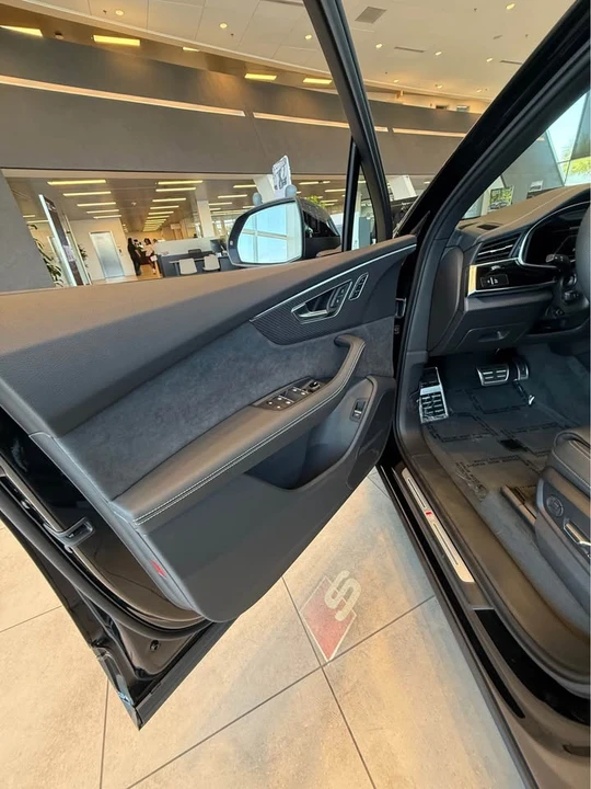 2026 Audi SQ7 - Image 3 of 13