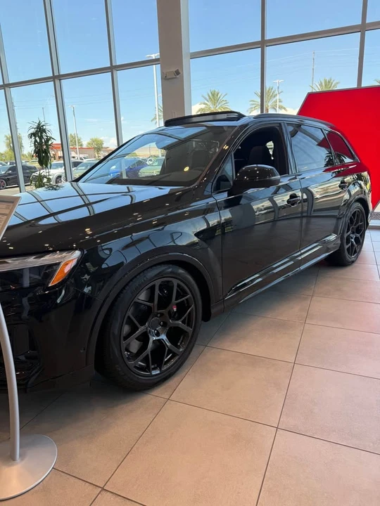 2026 Audi SQ7 - Image 2 of 13