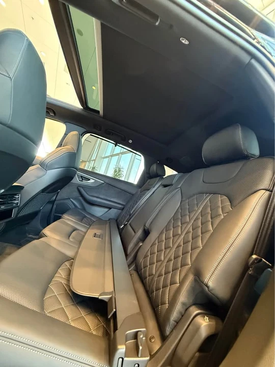 2026 Audi SQ7 - Image 8 of 13