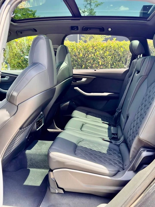 2026 Audi SQ7 - Image 8 of 20