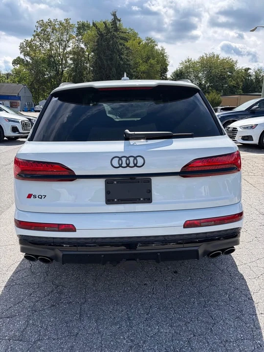 2026 Audi SQ7 - Image 5 of 11