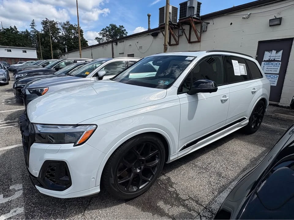 2026 Audi SQ7 - Image 2 of 12