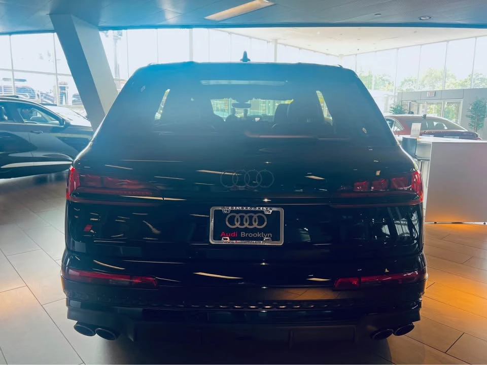 2026 Audi SQ7 - Image 8 of 11