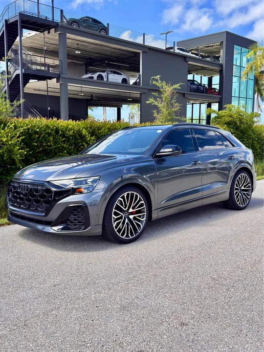 2026 Audi SQ8 - Image 3 of 20