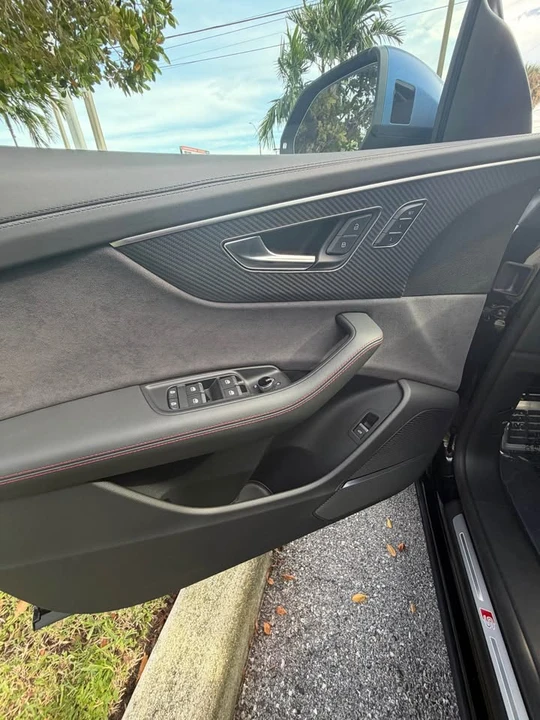 2026 Audi SQ8 - Image 9 of 18