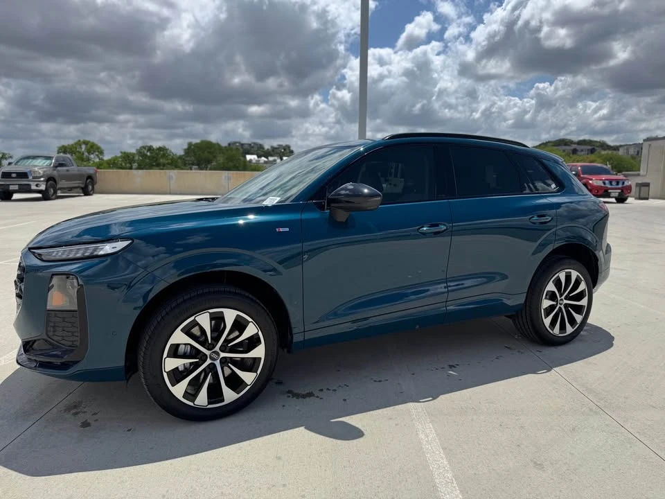 2026 Audi F3 Q3 - Image 2 of 11
