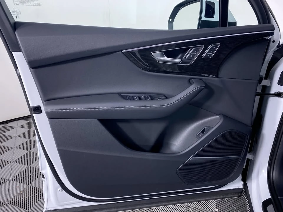 2026 Audi 4M Q7 - Image 4 of 18