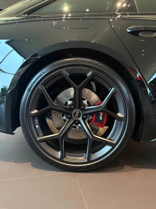 2026 Audi C8 RS6 - Image 5 of 6
