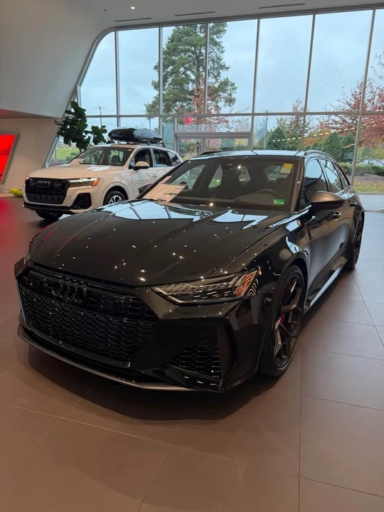 2026 Audi C8 RS6 - Image 2 of 6