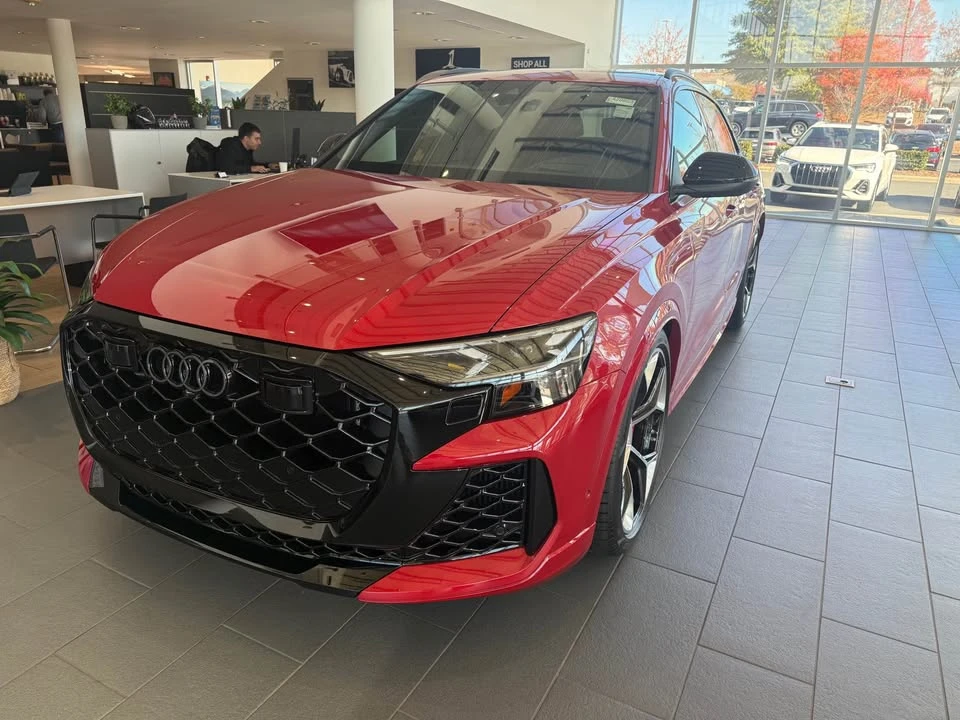 2026 Audi RS Q8 - Image 3 of 15