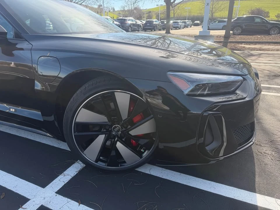 2026 Audi e-tron GT - Image 2 of 9