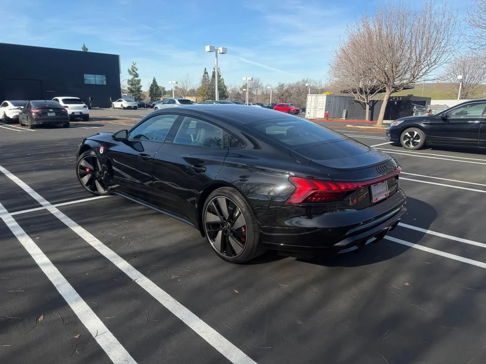 2026 Audi e-tron GT - Image 5 of 9