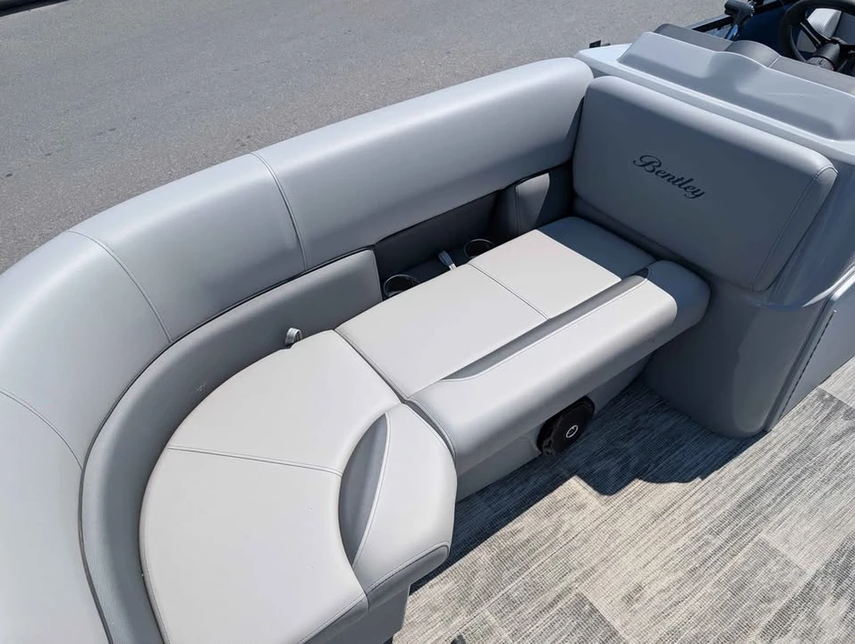2026 Bentley - Image 11 of 12