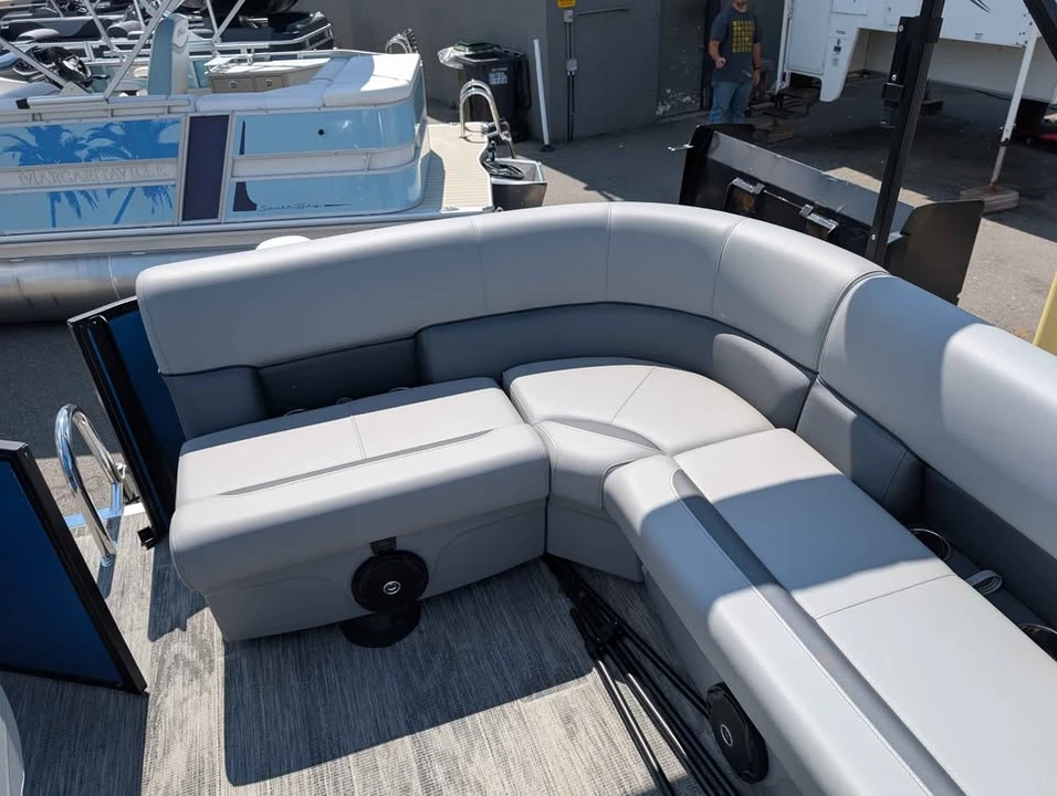 2026 Bentley - Image 7 of 12