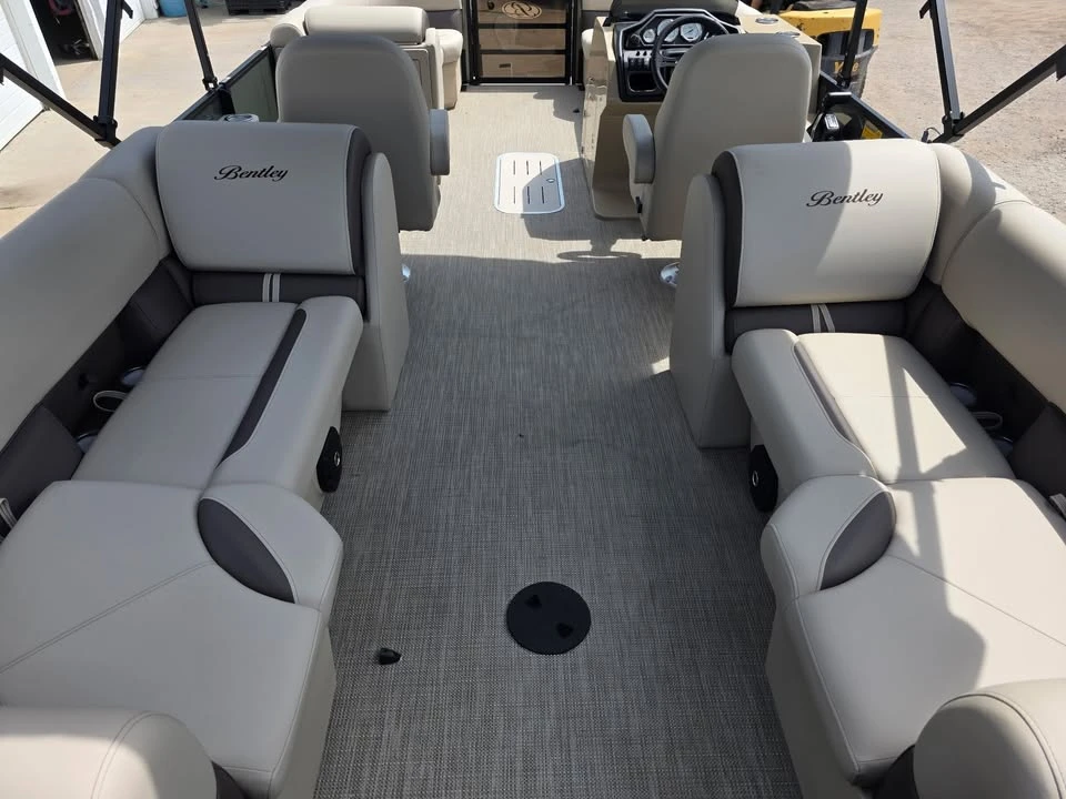 2026 Bentley - Image 19 of 20