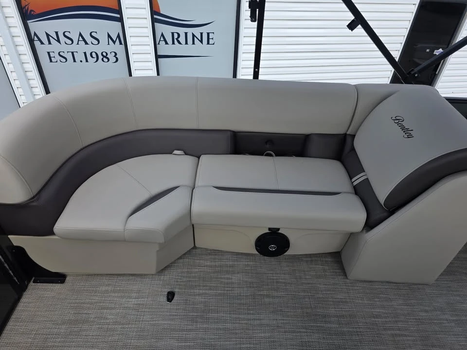 2026 Bentley - Image 16 of 20