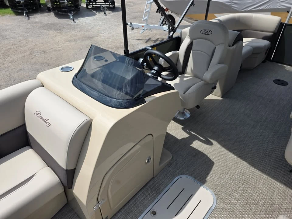 2026 Bentley - Image 11 of 20