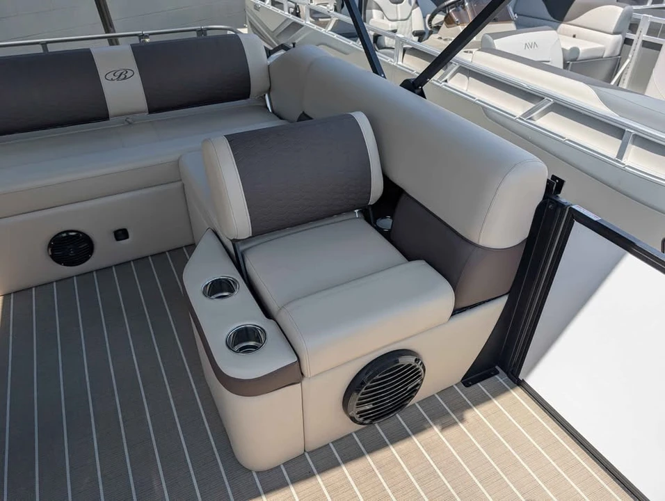2026 Bentley - Image 9 of 20