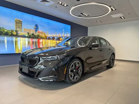 2026 BMW 5 Series 550e xDrive