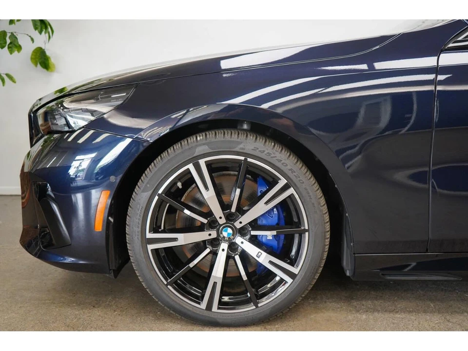 2026 BMW G60 5 Series Sedan - Image 7 of 31