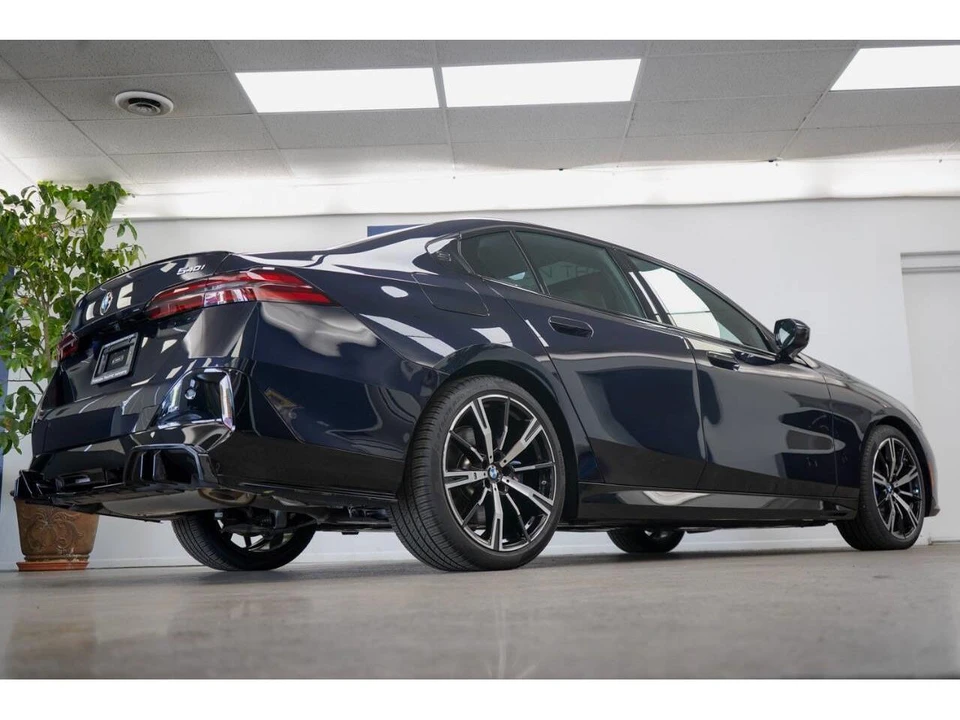 2026 BMW G60 5 Series Sedan - Image 29 of 31
