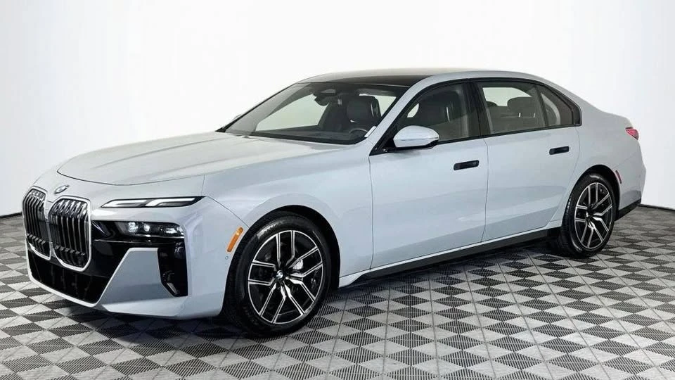 2026 BMW G70 7 Series - Image 3 of 20