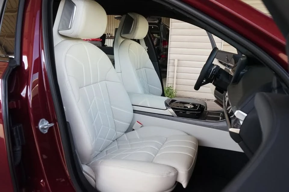 2026 BMW G70 7 Series - Image 4 of 20
