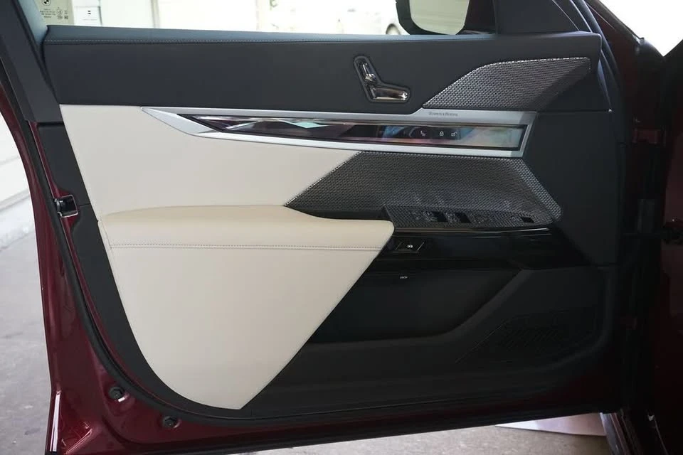 2026 BMW G70 7 Series - Image 15 of 20