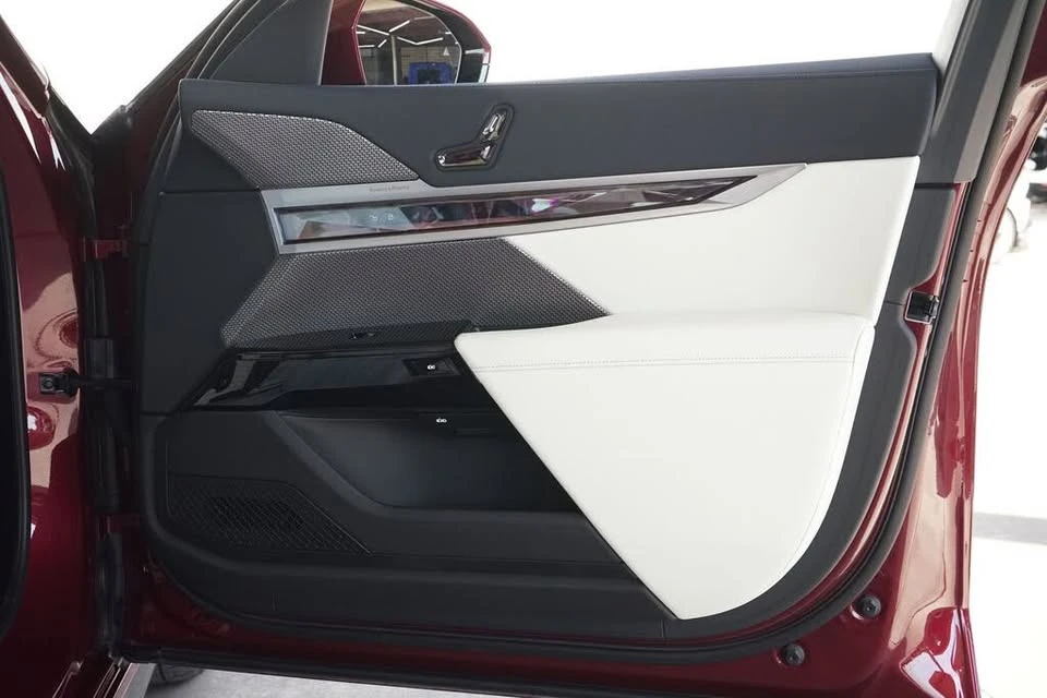 2026 BMW G70 7 Series - Image 16 of 20