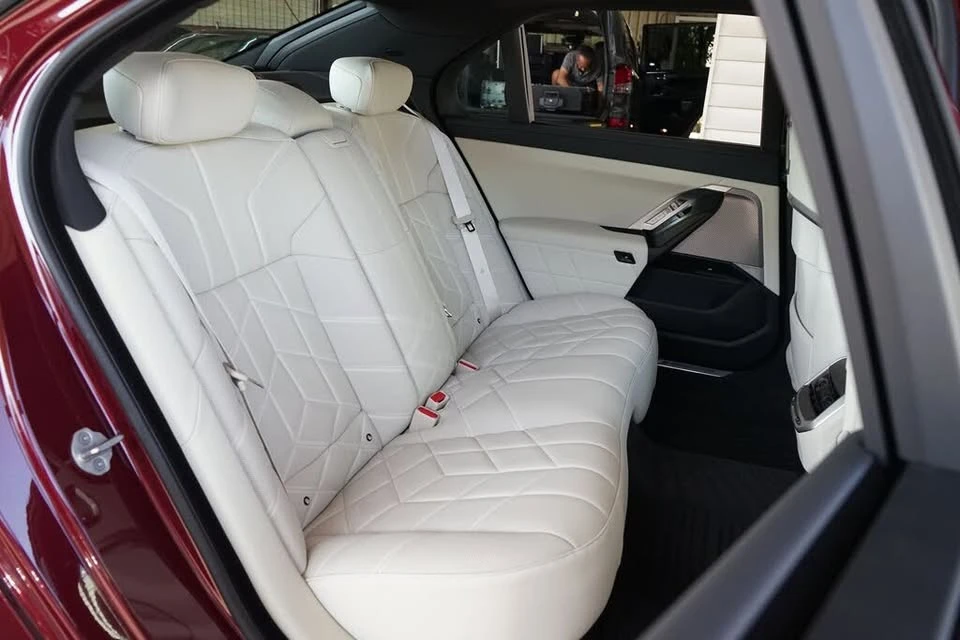 2026 BMW G70 7 Series - Image 13 of 20