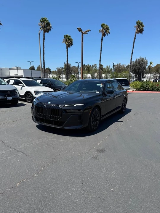 2026 BMW G70 7 Series - Image 3 of 10
