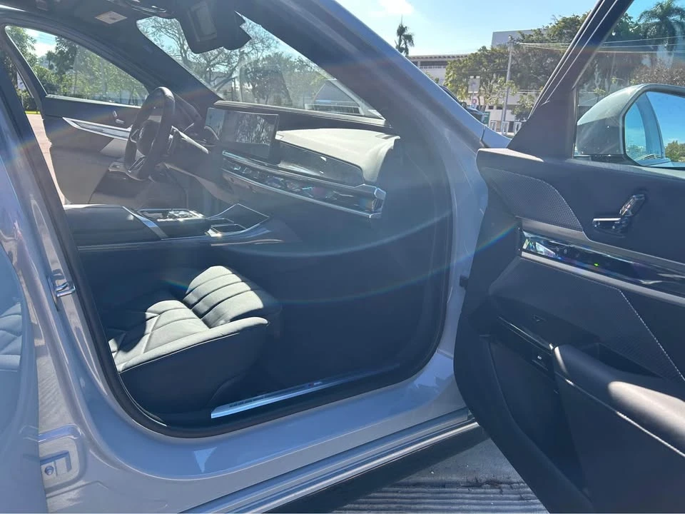 2026 BMW G70 7 Series - Image 3 of 7