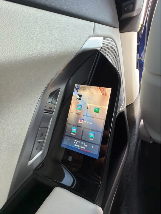 2026 BMW G70 7 Series - Image 15 of 16