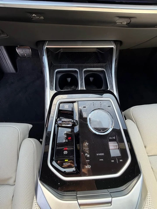 2026 BMW G70 7 Series - Image 12 of 16