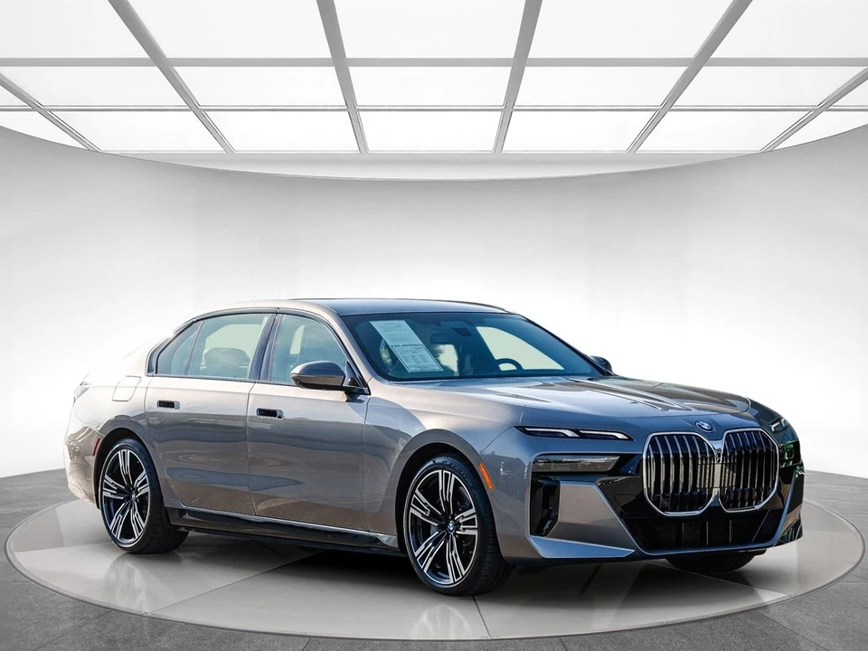 2026 BMW G70 7 Series - Image 5 of 12