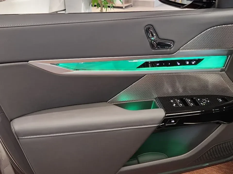 2026 BMW G70 7 Series - Image 9 of 19