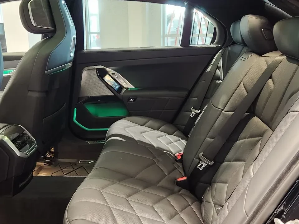 2026 BMW G70 7 Series - Image 13 of 19