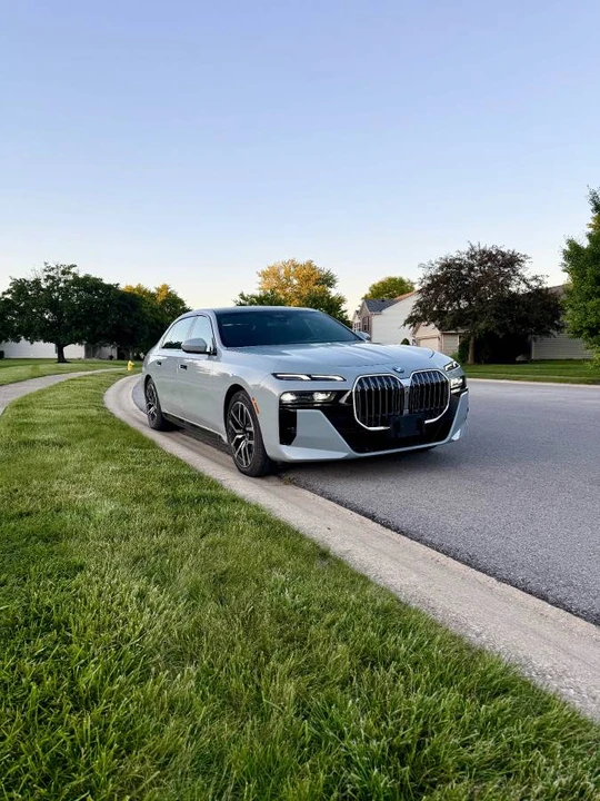 2026 BMW G70 7 Series - Image 3 of 13