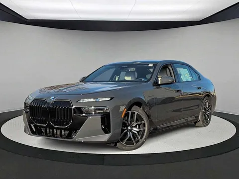 2026 BMW 750e xDrive